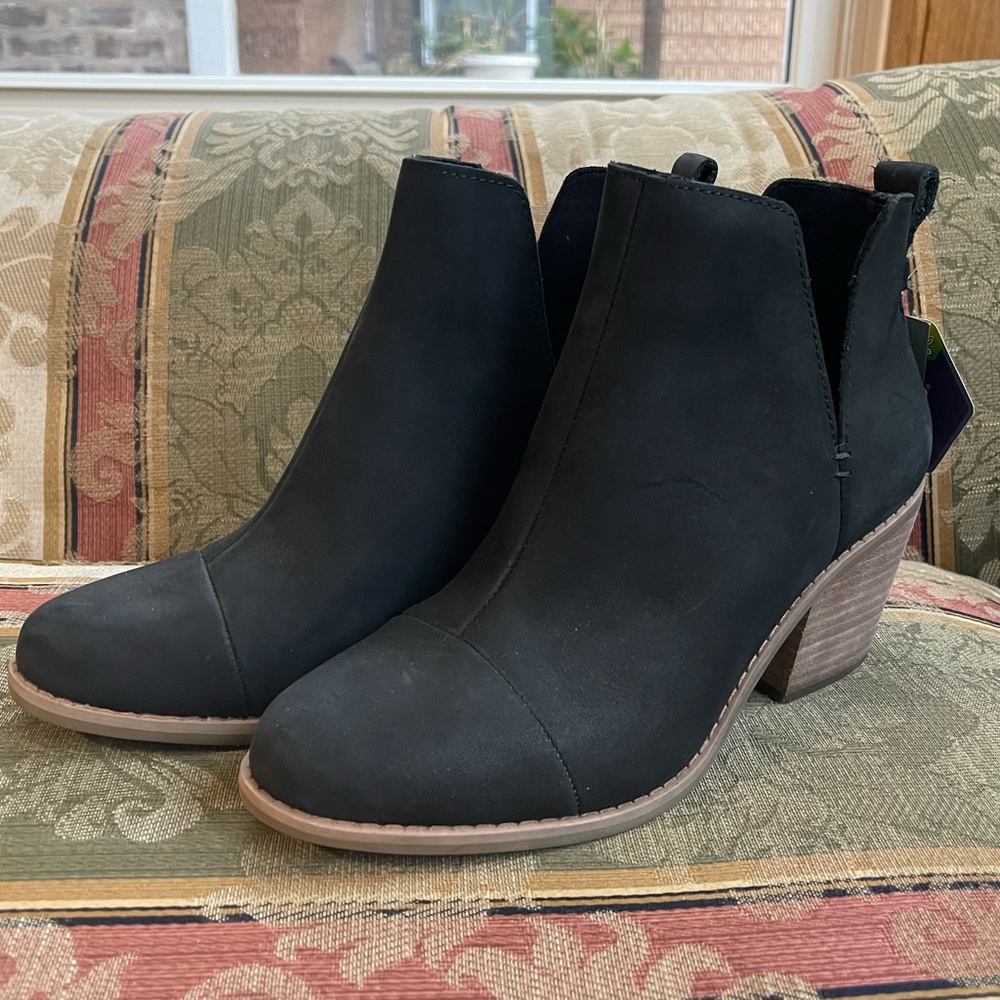 Toms Women's Everly Cutout Boots . Size 6.5 Women
N10-06 - Picture 5 of 8